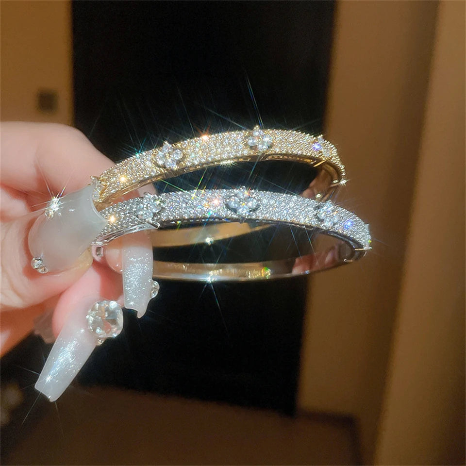 Luxury Zircon Flower Bangle