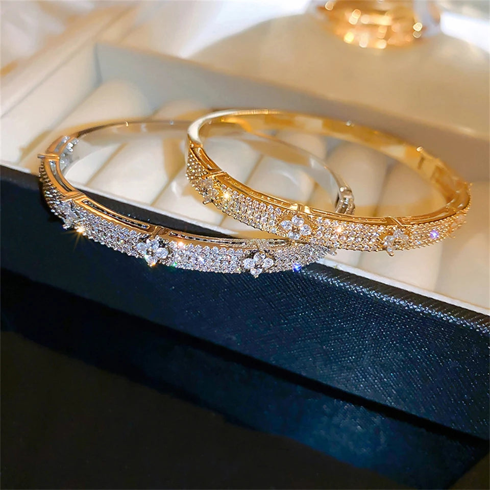 Luxury Zircon Flower Bangle