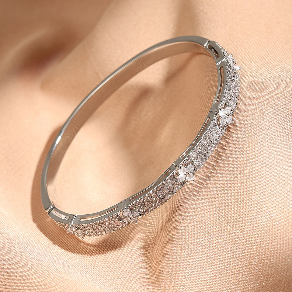 Luxury Zircon Flower Bangle