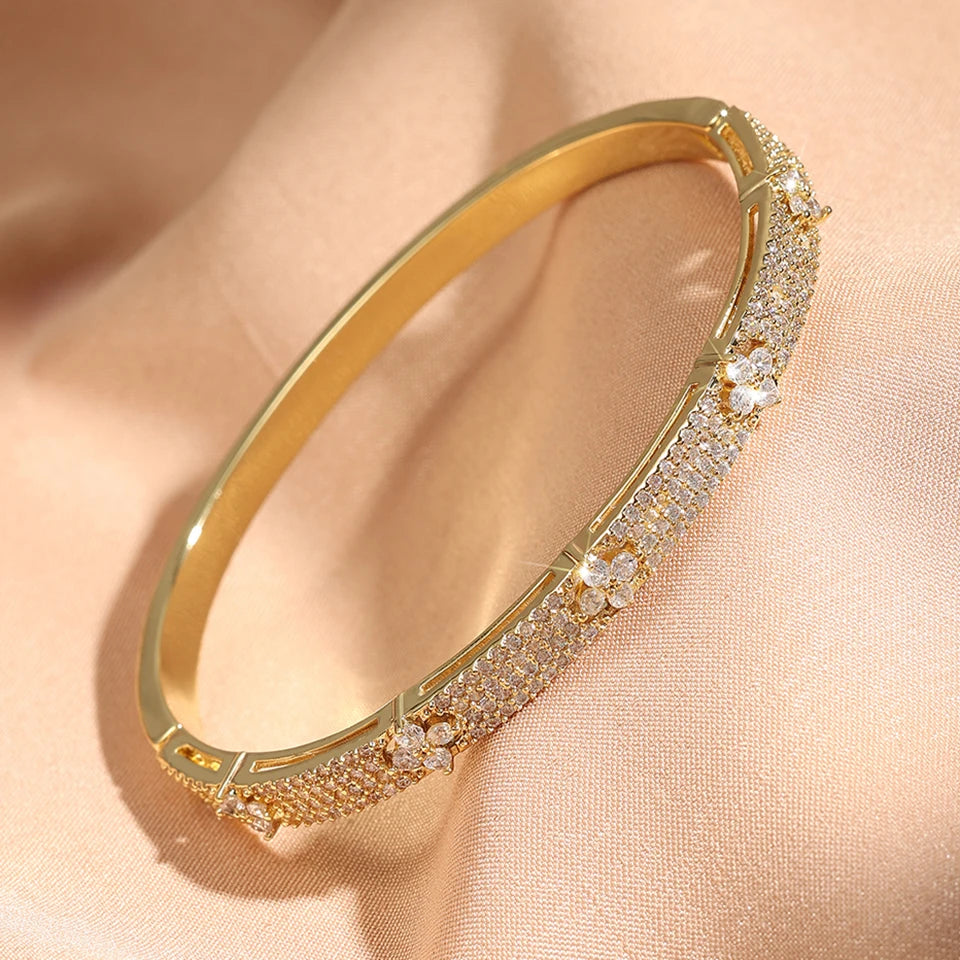 Luxury Zircon Flower Bangle
