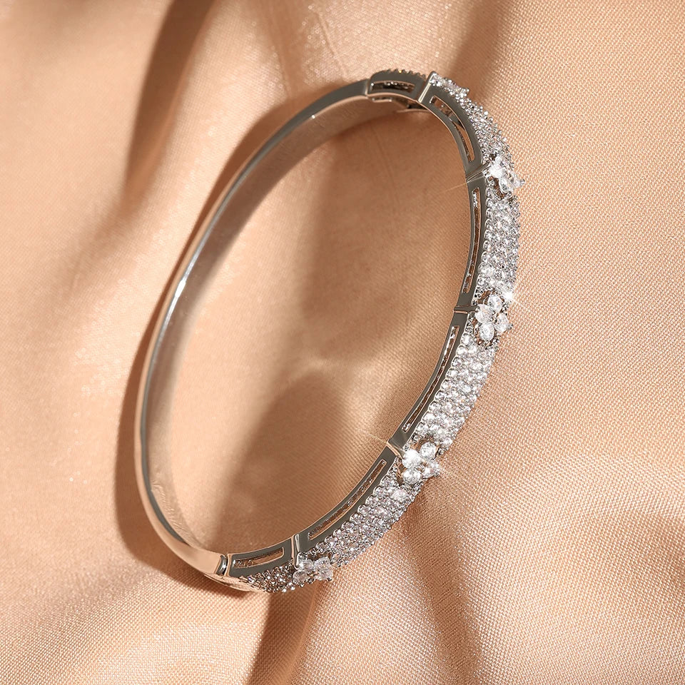Luxury Zircon Flower Bangle